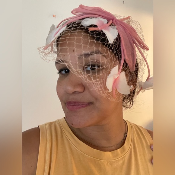 50’s butterfly fascinator. Pink Floral Hair Accessory - Picture 1 of 8